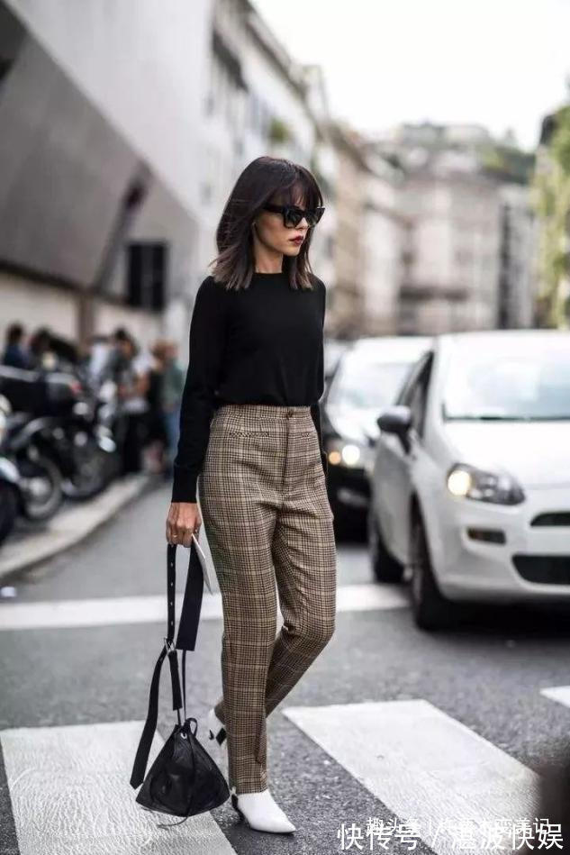 搭配 今秋火了一种穿法,叫“毛衣+奶奶裤”,保暖又时髦,谁穿谁好看