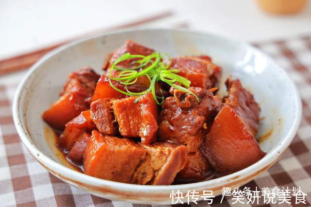 五花肉别红烧了,教你懒人吃法,一碗酱汁就搞定,鲜香入味