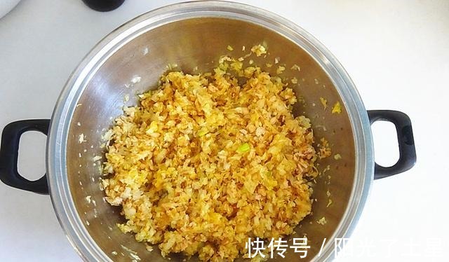 冬天吃饺子,不能错过这馅,掌握一个小窍门,营养鲜香,越吃越爱!