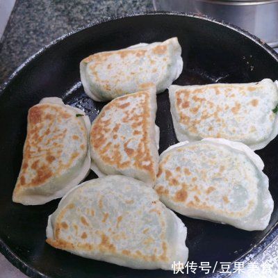 味道|奶奶的味道-韭菜盒子这样做，秒变米饭杀手