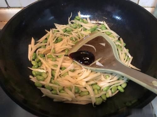 炒前|这道家常小菜,荤素搭配、营养美味,炒前多加这一步,吃得更健康