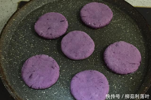 好吃|简单易做的早餐饼,软糯香甜,无油低脂,平底锅就搞定,真好吃