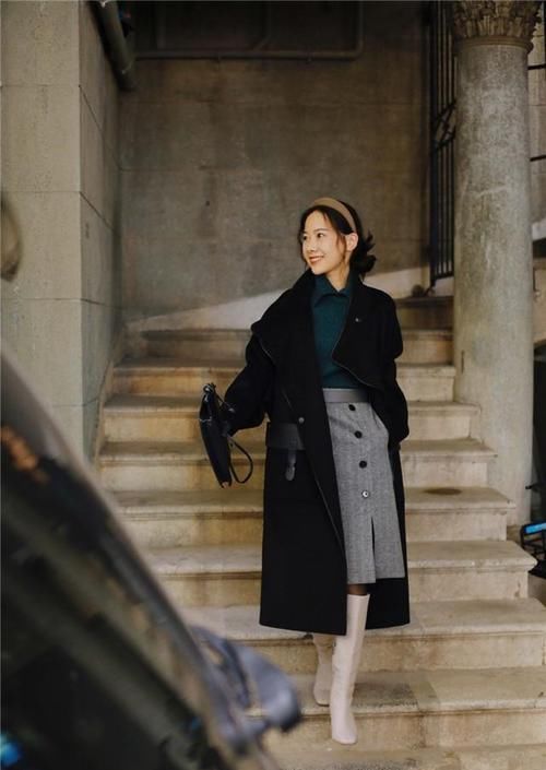 会穿懂搭的女人，穿大衣都不会配“裸靴”，这4双鞋更加时髦显高