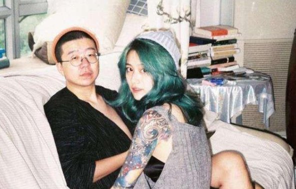 李诞爱折腾，节目里玩火下跪，不疯魔不成佛