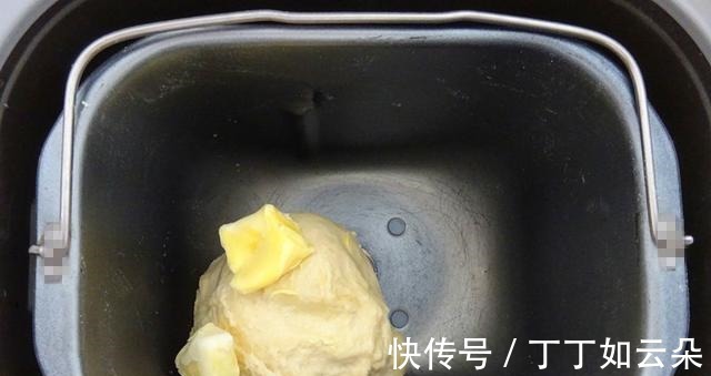 这个早餐孩子最爱吃,简单一搅香酥可口,能量满满上课才更专心!