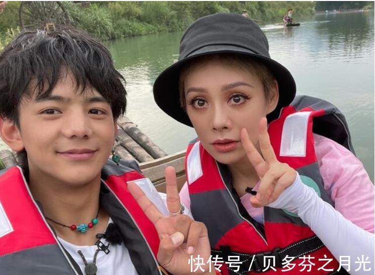 綠布|中餐廳第三期錄制地點遭網友圍觀,導演為防代拍,用綠布層層圍住