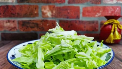 包菜|天然胃保护剂被发现,却是不到1元的家常食材,这样做家人爱吃