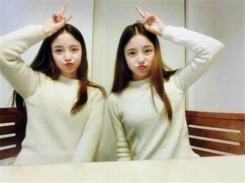 姐妹|双胞胎姐妹一个20岁生娃，一个30岁生娃，合照后差距肉眼可见