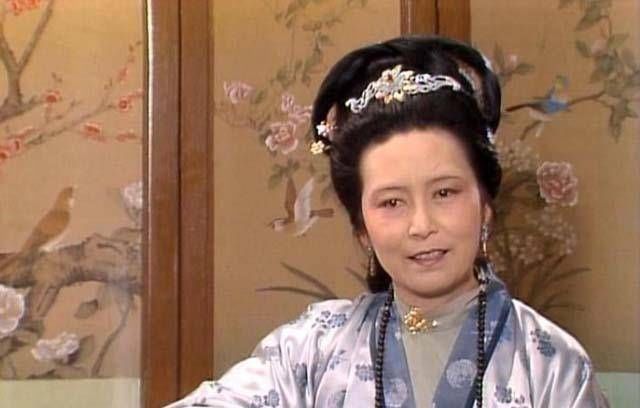 嫁给|黛玉嫁给宝玉,或是贾府免于衰败的唯一途径,可惜贾府无人看透