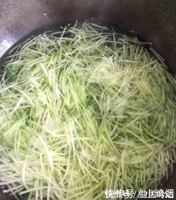 蘿卜|它是小人參，一元一斤，常吃潤肺排毒助消化，夏月吃它正當季！