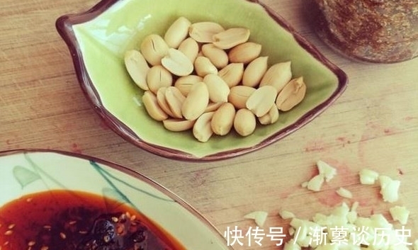 桃园三结义|什么?在家也可以做出麻辣鲜香的网红酸辣粉,赶紧学习起来!