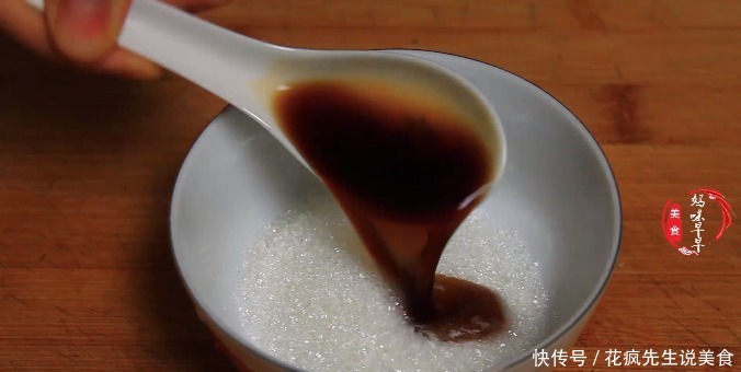 这才是糖醋排骨最香的做法,学会这招,肉嫩不柴,香而不腻,解馋