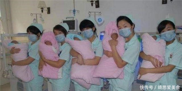 父母|孕妈怀上5胞胎，分娩时80名家属陪产，得知孩子性别全家笑翻