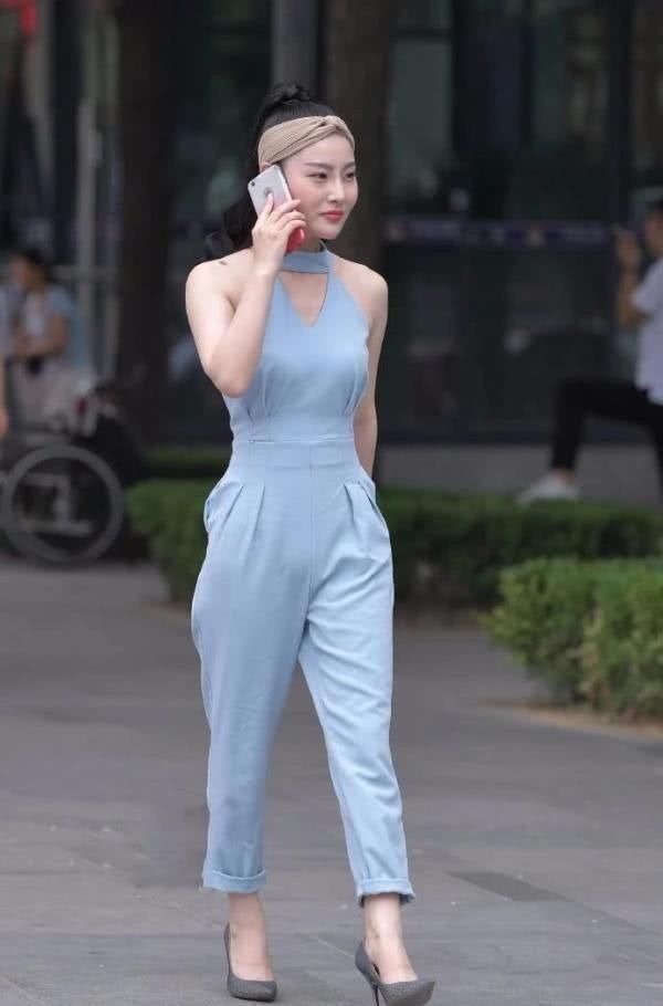 休闲装穿着轻松自如还很有范，让你的美在不经意间显现出来