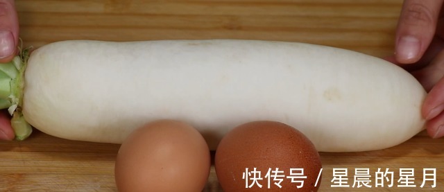 冬天多吃萝卜,加2个鸡蛋,你从没吃过的做法,比大鱼大肉解馋!