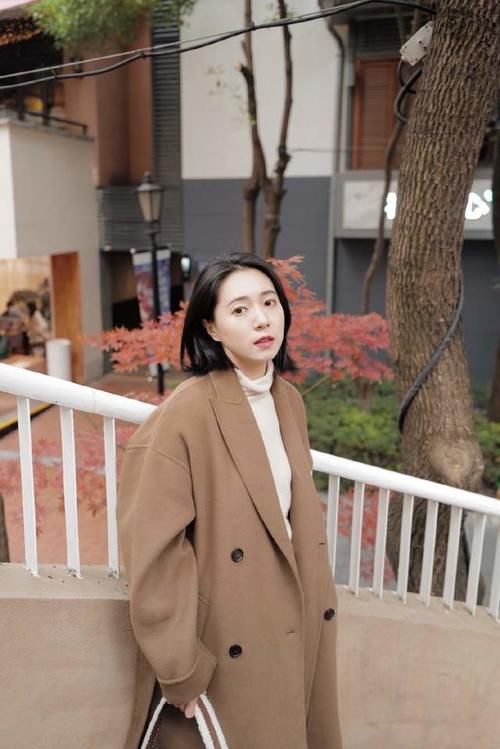 打底衫别乱选，挑对了时髦还好看，带你深入剖析各种款式和配色