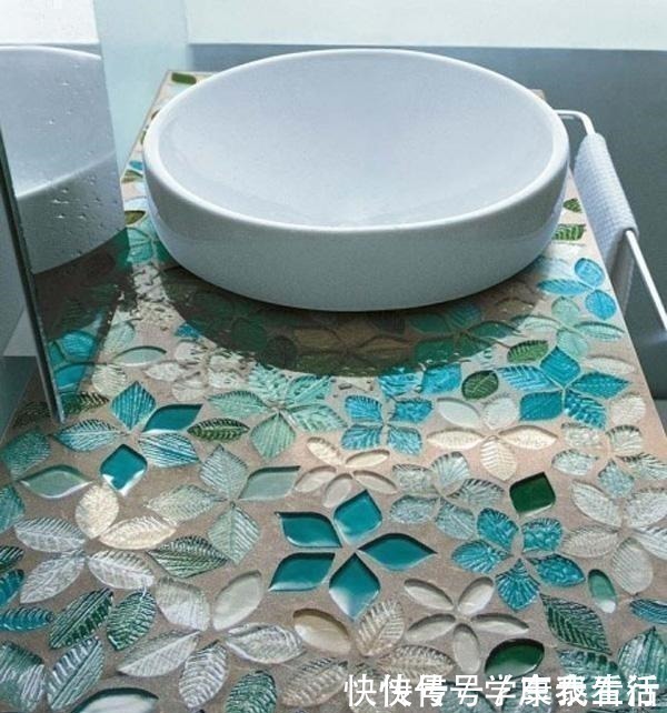 玻璃瓶|别人不要的玻璃瓶,被他变废为宝成灶台,漂亮耐用,圈粉无数!