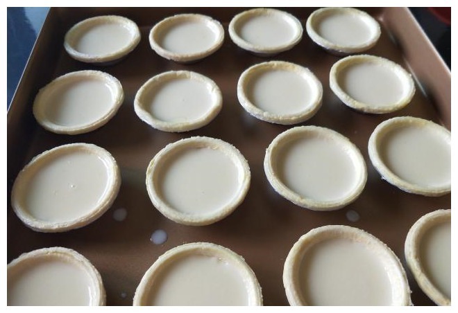 营养美味的蛋挞，外酥里嫩奶香味十足，口感超赞