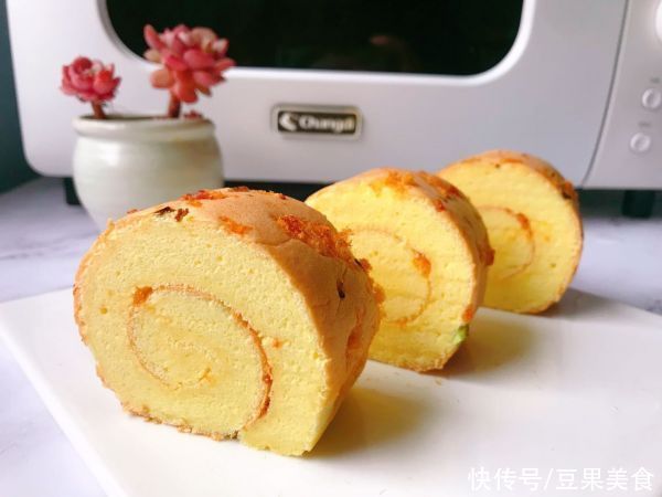 几块钱做一道葱香肉松蛋糕卷，竟比外卖还好吃