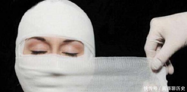 鲁豫有约|“粉红宝宝”:为了美13年整形200多次,如今只能坐在轮椅上