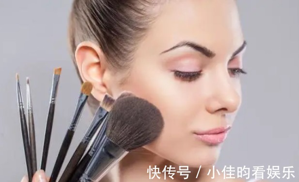 区别|“每天化妆”和“天天素颜”的人,在衰老后有什么区别?