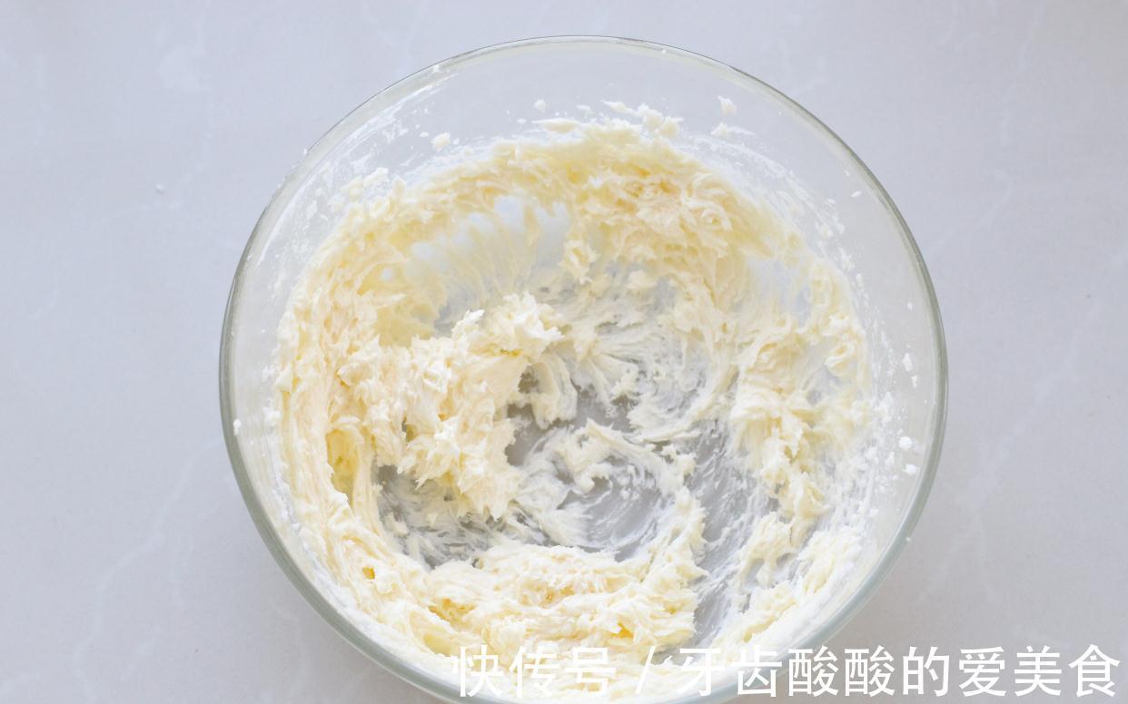 红茶用来做曲奇饼干，酥脆可口透着淡淡茶香，简单零失败小白也会