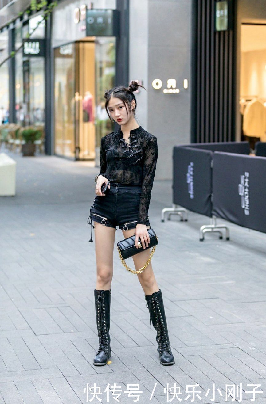 美女|长靴的优势脱颖而出，怎么会有如此好看的美女