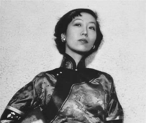  张爱玲不待见她，林徽因也讨厌她，而她却活成了童话中的模样