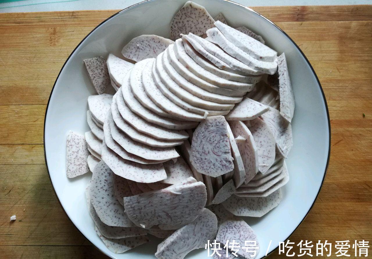 黏液蛋白|清淡美味的芋头炒青椒，你吃过没有，没有的话现在快来品尝