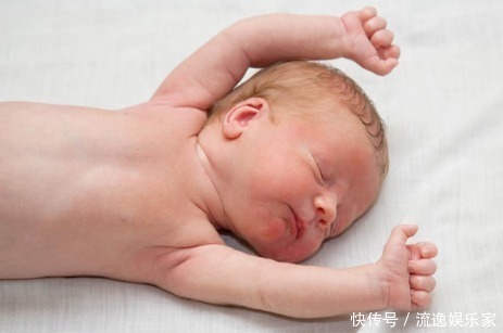 发育|宝宝睡觉有4个动作,说明大脑发育好,全都占的偷乐吧
