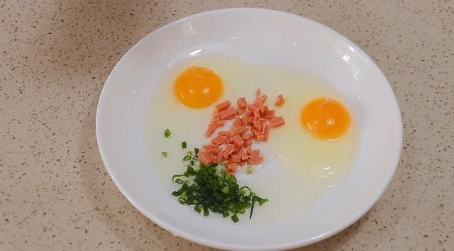 天冷了，我家隔天就用番茄和鸡蛋这样做，别不懂吃早餐