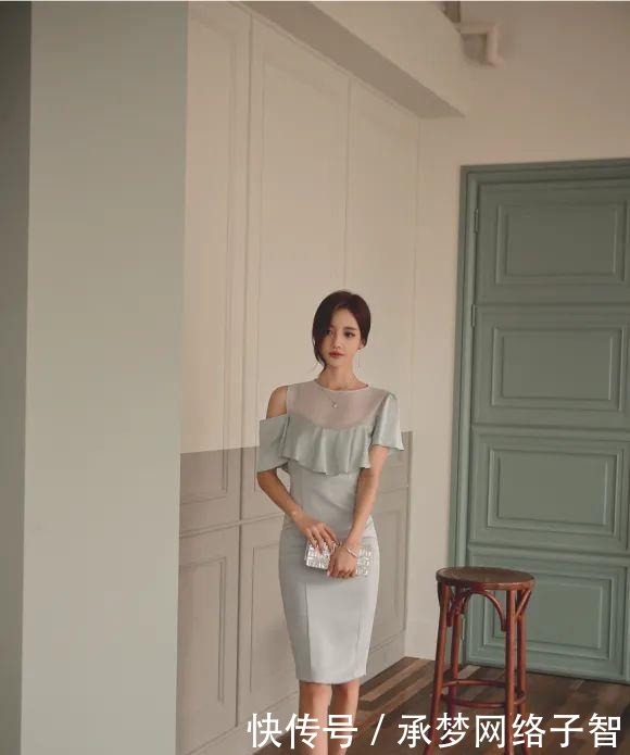 淡青|美女鉴赏:朦胧薄荷竹叶淡青吊摆连衣裙