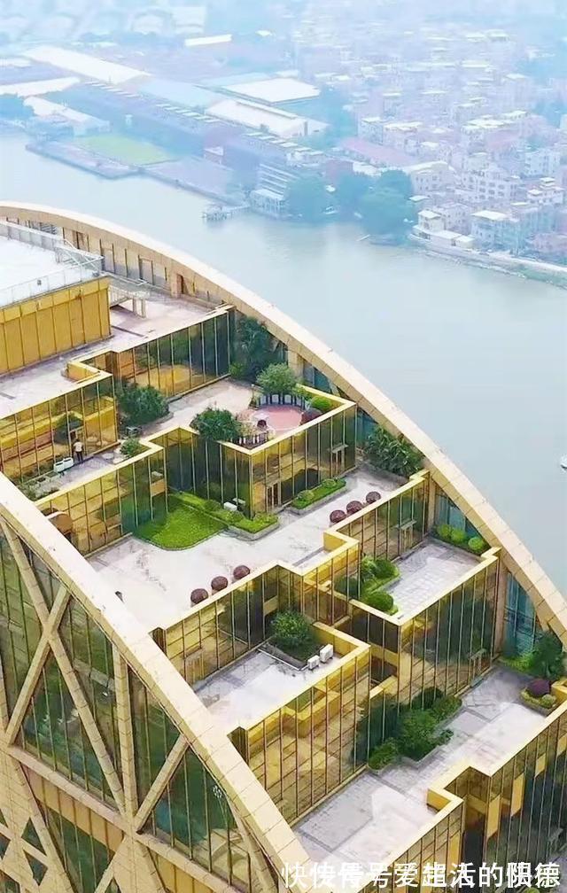 |搞笑图片：给这位包子铺的告示打十分，绝对是经营的高手