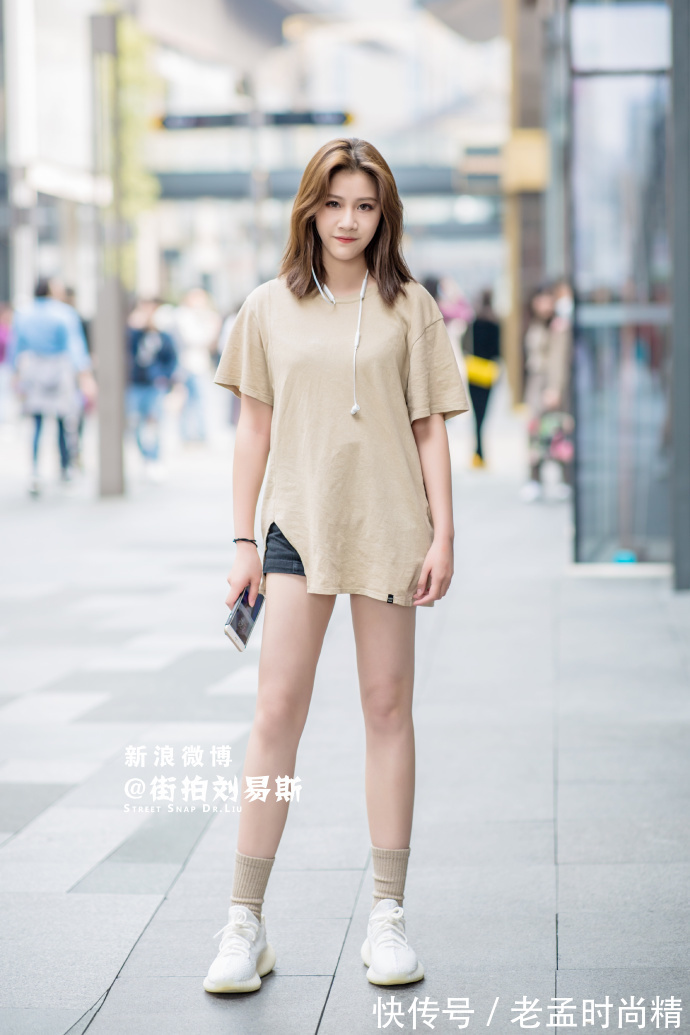 毛衣|街拍,条纹撞色毛衣搭配牛仔裤,简洁大方又百搭!