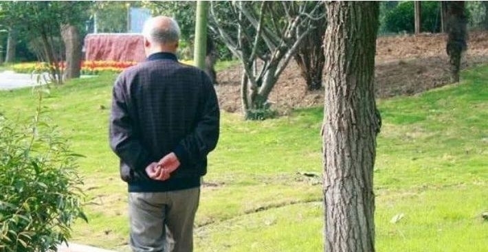 清静|走路是最好的长寿药,但这样走等于慢性自杀,你天天在做