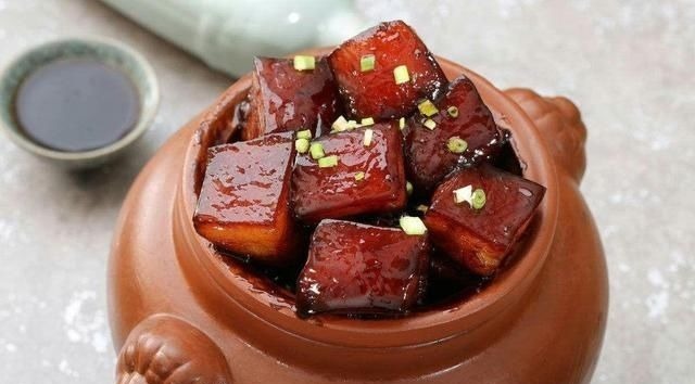 买五花肉,挑“上五花”还是“下五花”?牢记3特点,不花冤枉钱