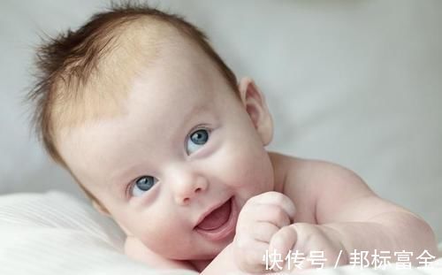 口腔|“黑脸宝宝”走红,长开后变成小帅哥,网友:还好父母忍住没扔