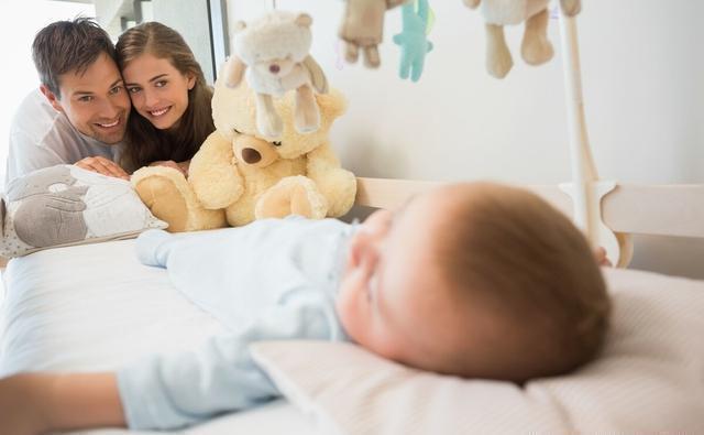 父母|6岁男孩要和爸妈分床睡吗?当然要!不仅要分床睡,还应该分屋睡