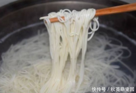 面条还能如此做加入以下食物,营养丰富,做法简单,上桌就光