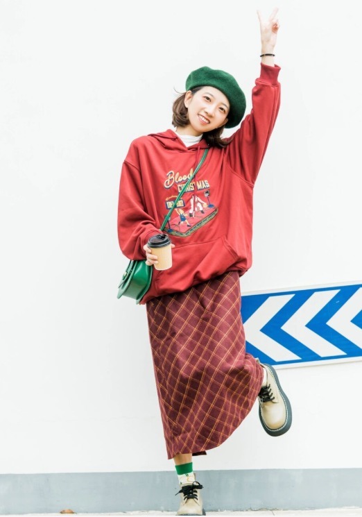 下半身 小个子穿卫衣竟然这么时髦!选择这几种流行色,活力十足还不挑人