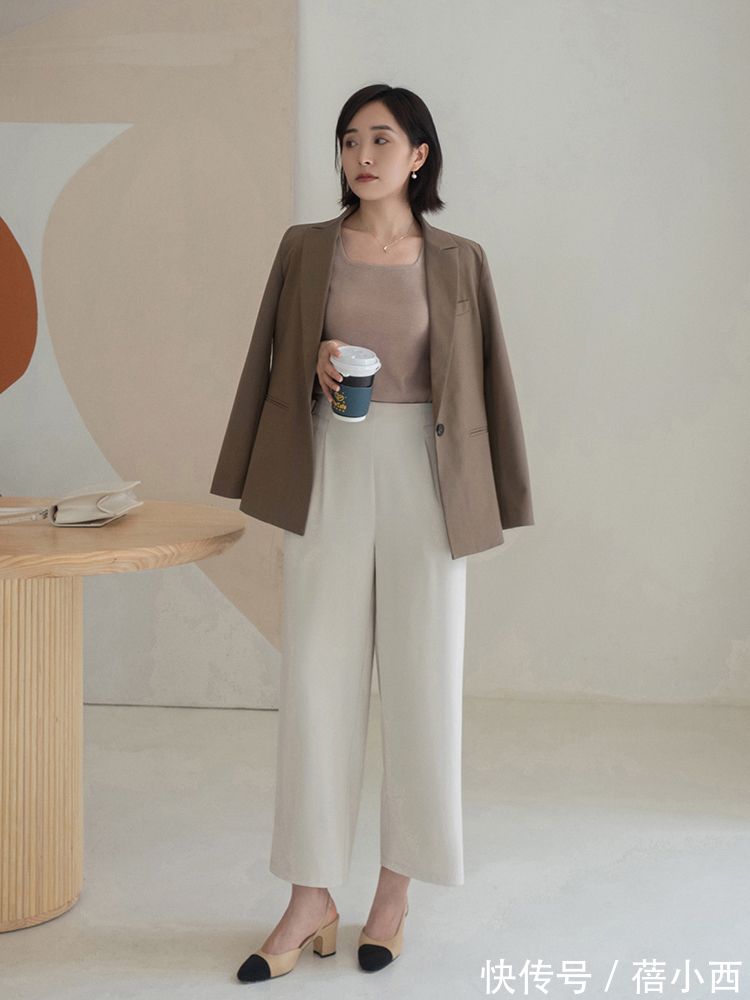 一衣|“西装外套”的高阶穿法来了,一衣多穿时髦又气质,适合秋天穿搭