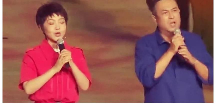 少年派|闫妮、张嘉益献唱“十四运”震撼全场，网友：接地气才是好演员