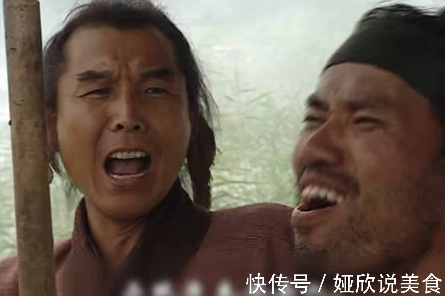 龙袍@阮小七穿龙袍是傻吗他比宋江高明,为什么阮小七被评为上上人物