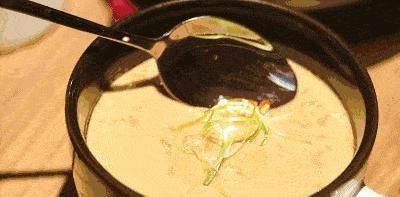 蒸鸡蛋羹|蒸鸡蛋羹时,万万不可用温水和凉水,用它代替,鸡蛋鲜嫩有营养