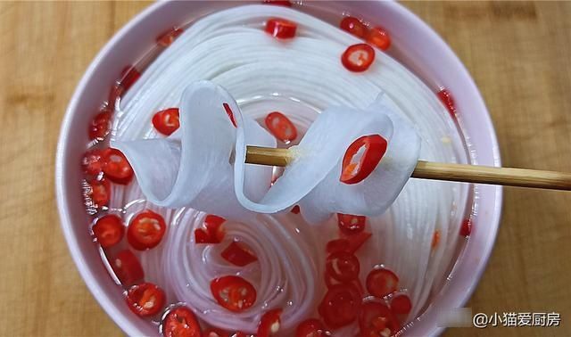 这样做出来的雪碧泡萝卜,成菜酸辣脆爽又开胃,吃一次忘不了