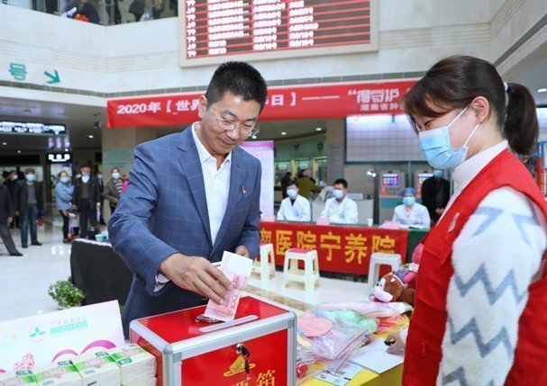 舌癌|舌癌晚期患者蜗居6平小屋，省肿瘤医院专家提供免费宁养服务