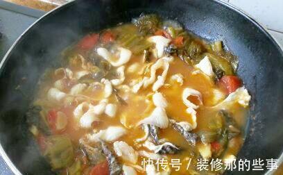 酸菜鱼|单位食堂伙夫哥教我的酸菜鱼做法,只需几个小技巧,鱼片嫩滑爽口
