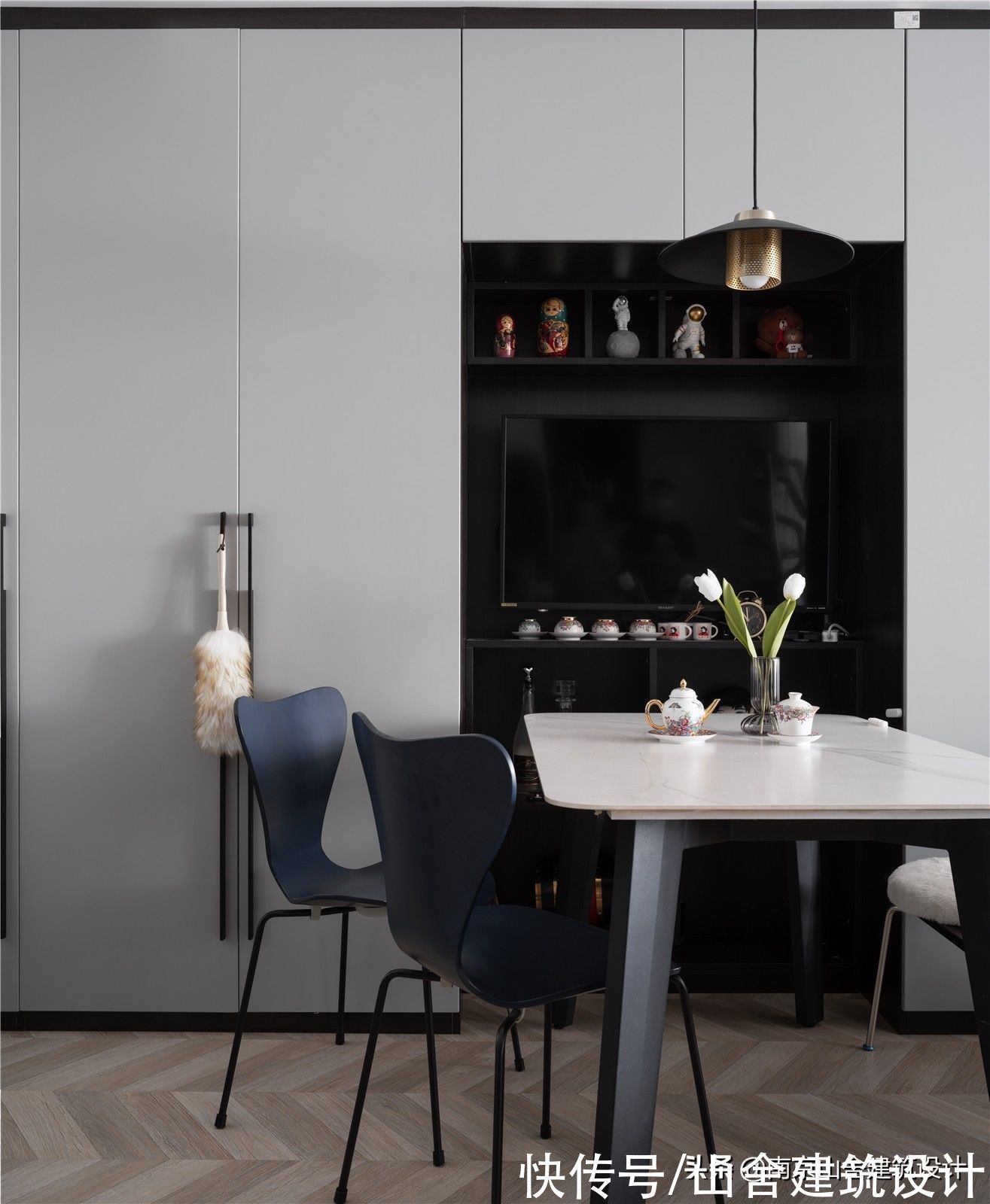 纱帘|现代灰遇上复古绿,混搭出的有色之家