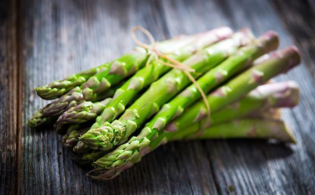 健康|肝不好的人,多吃三绿,少碰三物,记住6个字,肝脏慢慢变健康!