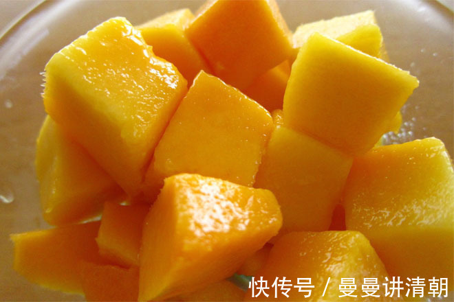 养肾|肾脏内有毒素别急,晨起常吃3种水果,喝1种水,排毒素、固元